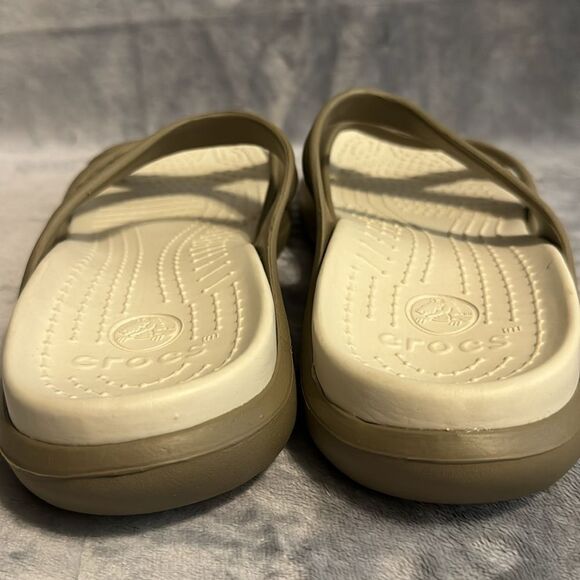 Women’s Crocs Sandals.      NWOT - Picture 4 of 9